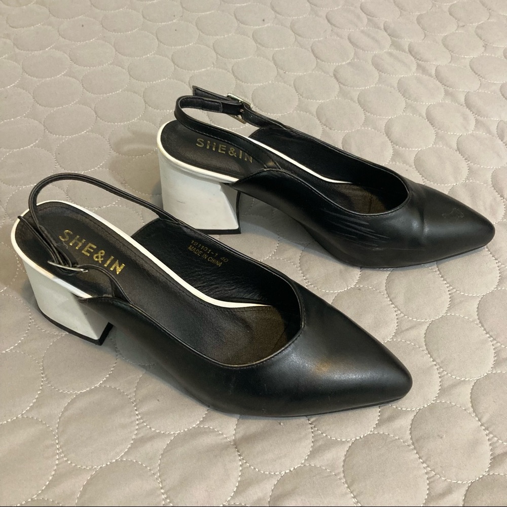 Sling back chunky black and white heels dress shoes size 9